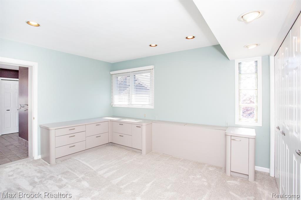 26614 Humber Street, Huntington Woods, MI — Photo 29