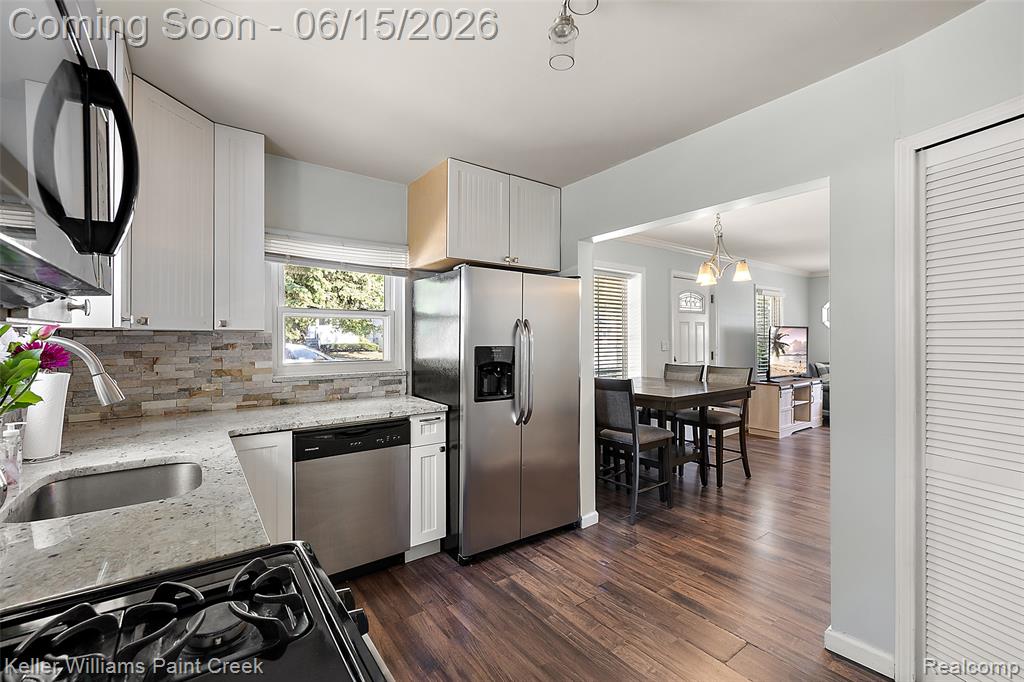 608 E Windemere Avenue, Royal Oak, MI 48073 — Photo 14