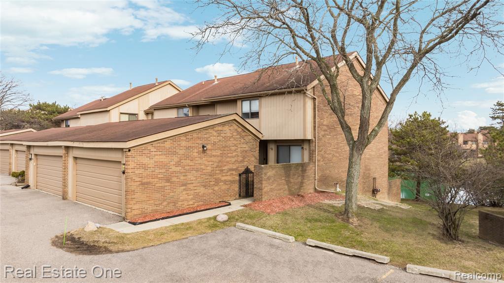 5273 Wright Way E, West Bloomfield, MI — Photo 60