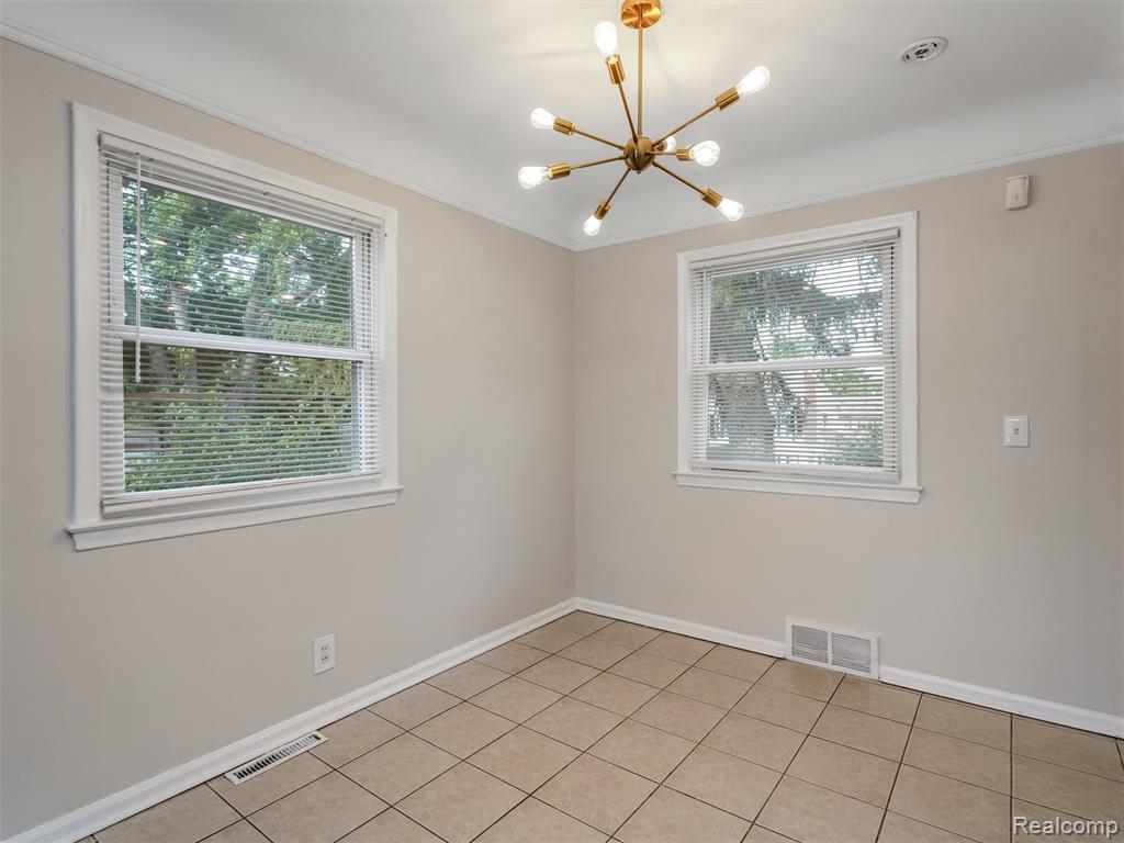 96 Oneida Street, Pontiac, MI 48341 — Photo 6