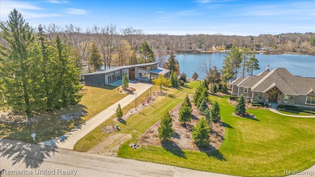 10468 Oak Shore Drive, South Lyon, MI 48178 — Photo 9