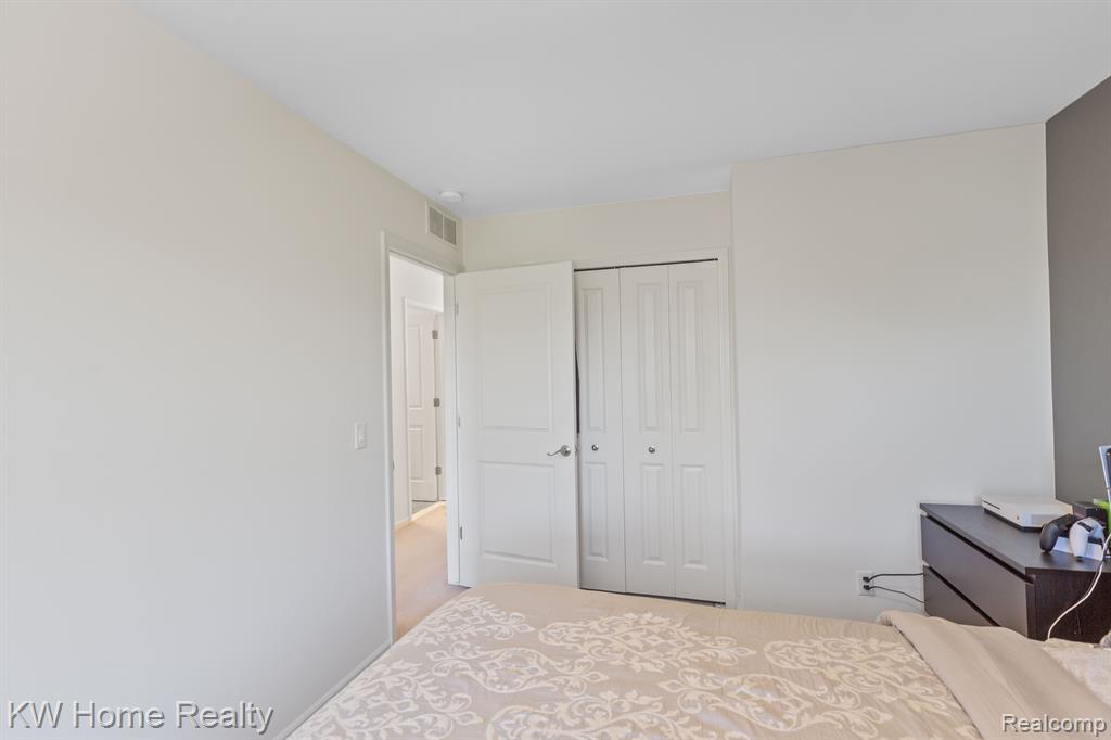3208 JOHANNA WARE W, Wixom, MI 48393 — Photo 16