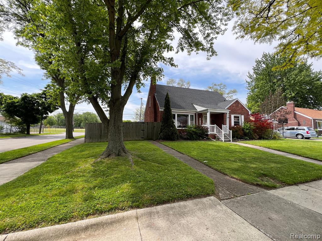 8488 HARDING, Center Line, MI 48015 — Photo 3