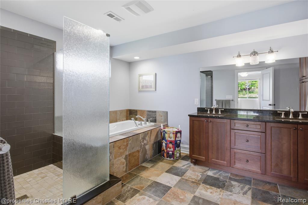 6672 Seth Court, Clarkston, MI 48348 — Photo 41