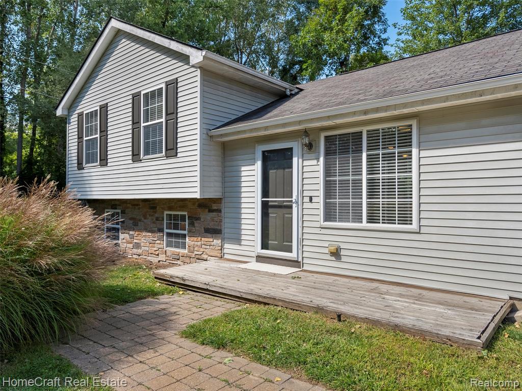 5930 FORESTAL Drive, Waterford, MI 48327 — Photo 5