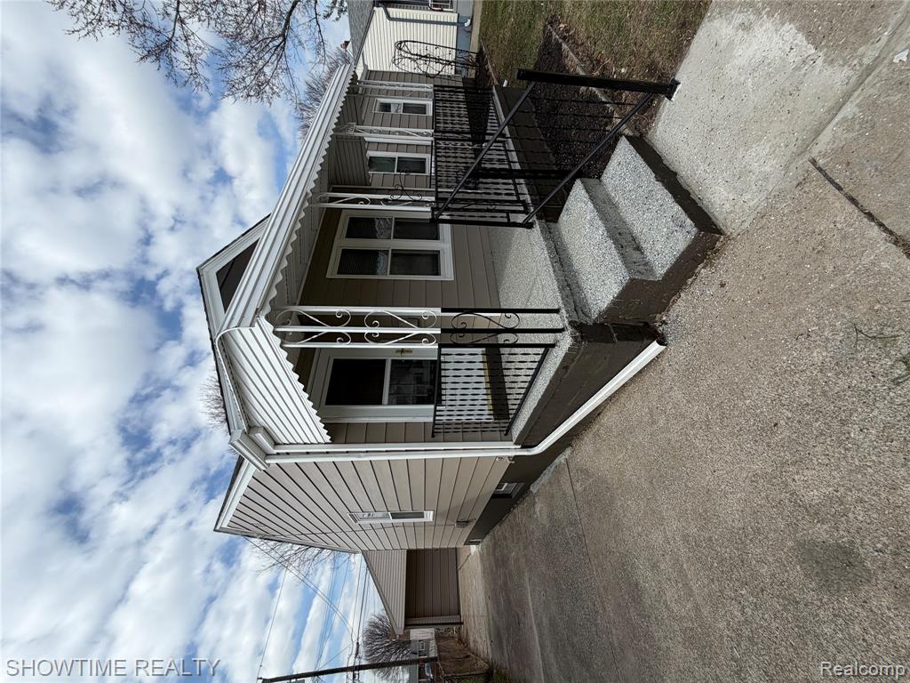 12200 Helen Street, Southgate, MI 48195 — Photo 2
