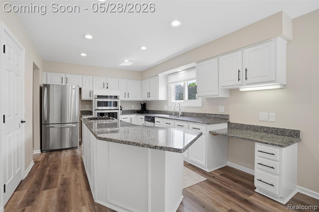 8792 Salem Farms Drive, South Lyon, MI 48178 — Photo 12