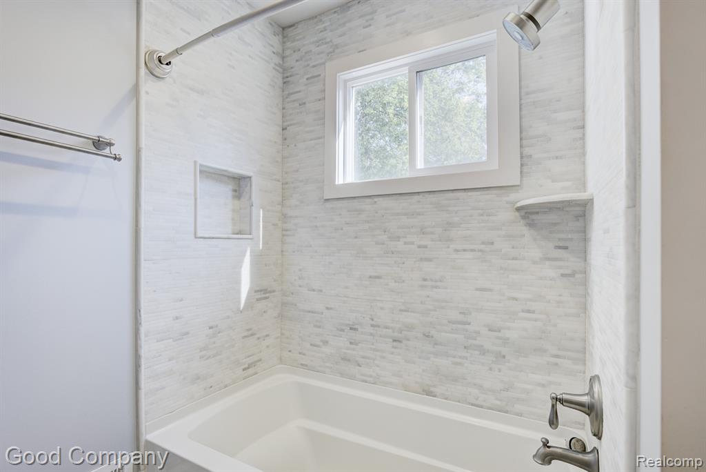 934 Lockwood Road, Royal Oak, MI 48067 — Photo 48