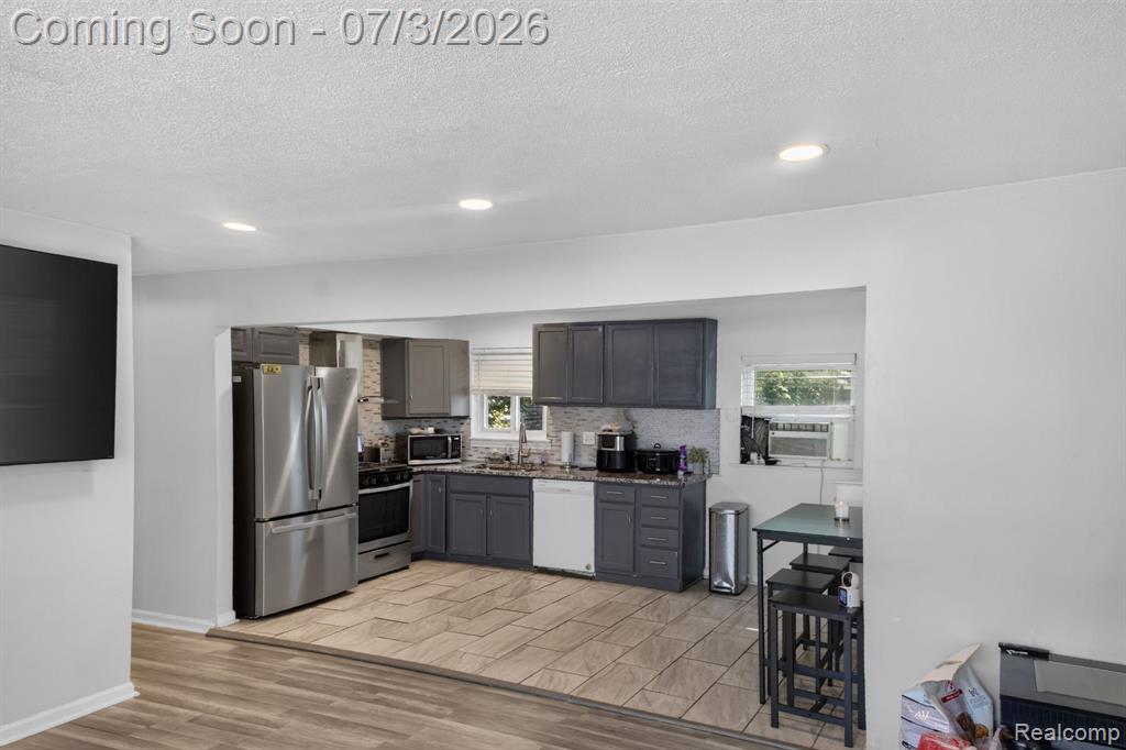 21326 Ithaca Avenue, Ferndale, MI 48220 — Photo 5