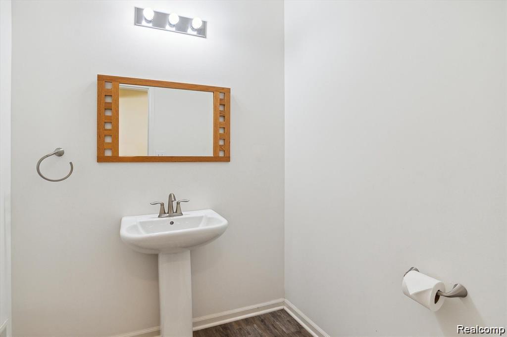 579 Fletcher Street, Wixom, MI — Photo 12