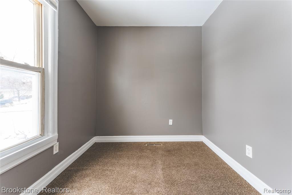744 Saint Clair Street, Pontiac, MI 48340 — Photo 11