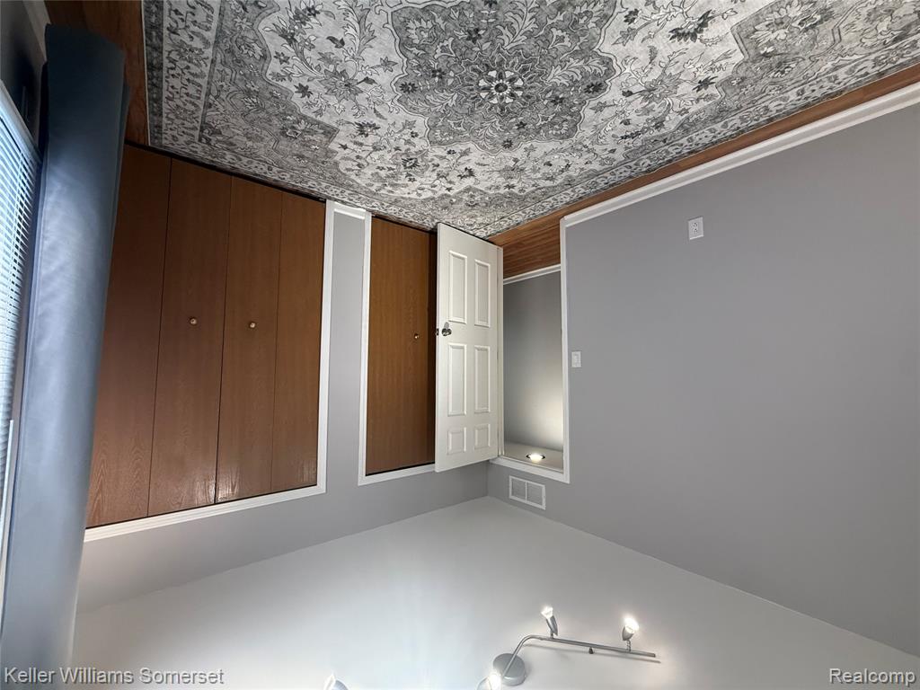 44724 Maryland Court, Clinton Twp, MI 48038 — Photo 12
