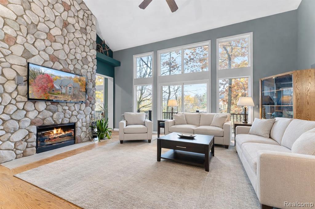 6775 Carlyle Crossing, West Bloomfield, MI — Photo 23