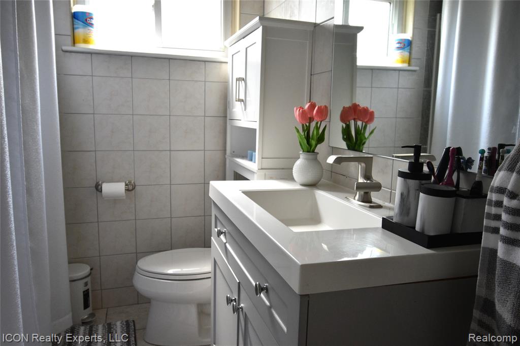 4438 Holmes Drive, Warren, MI 48092 — Photo 8
