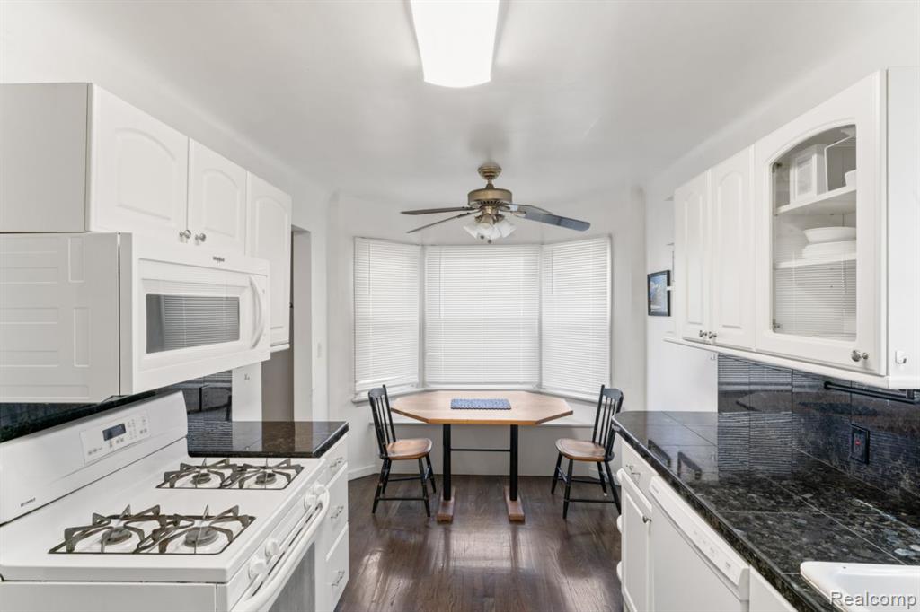 5125 CURTIS Street, Dearborn, MI 48126 — Photo 9