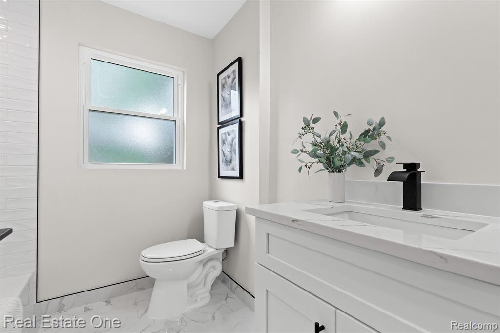 415 HELENE Avenue, Royal Oak, MI 48067 — Photo 7