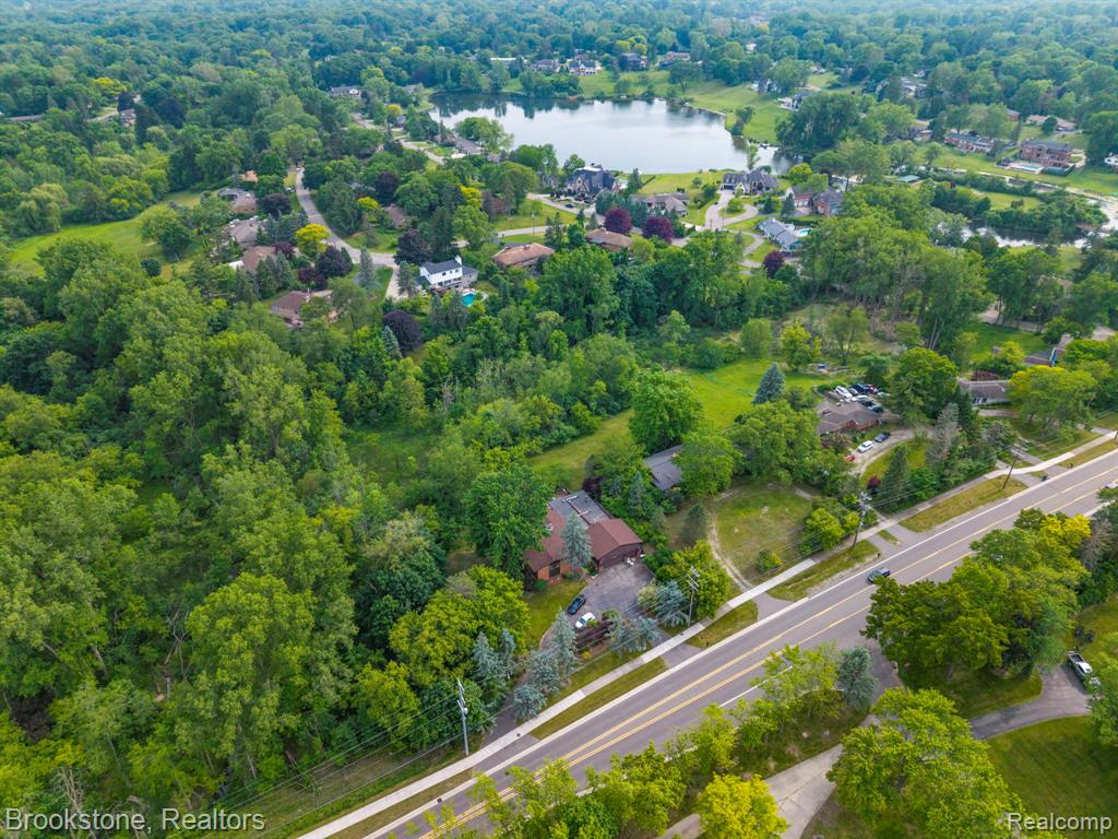 4665 W Maple Road, Bloomfield Hills, MI 48301 — Photo 2