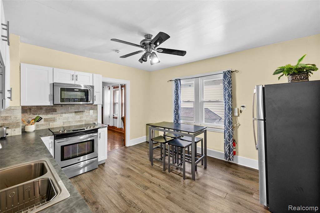 2257 Hewitt Street, Hamtramck, MI 48212 — Photo 36
