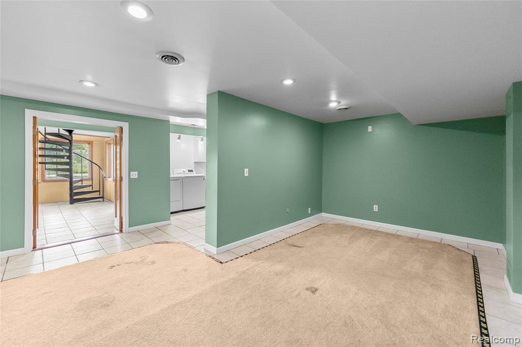 2354 Grove Park Road, Fenton, MI 48430 — Photo 20