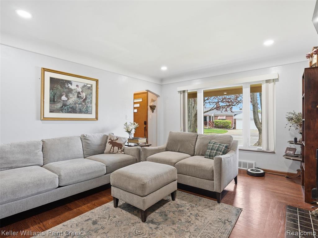 18048 Elizabeth Street, Roseville, MI 48066 — Photo 6