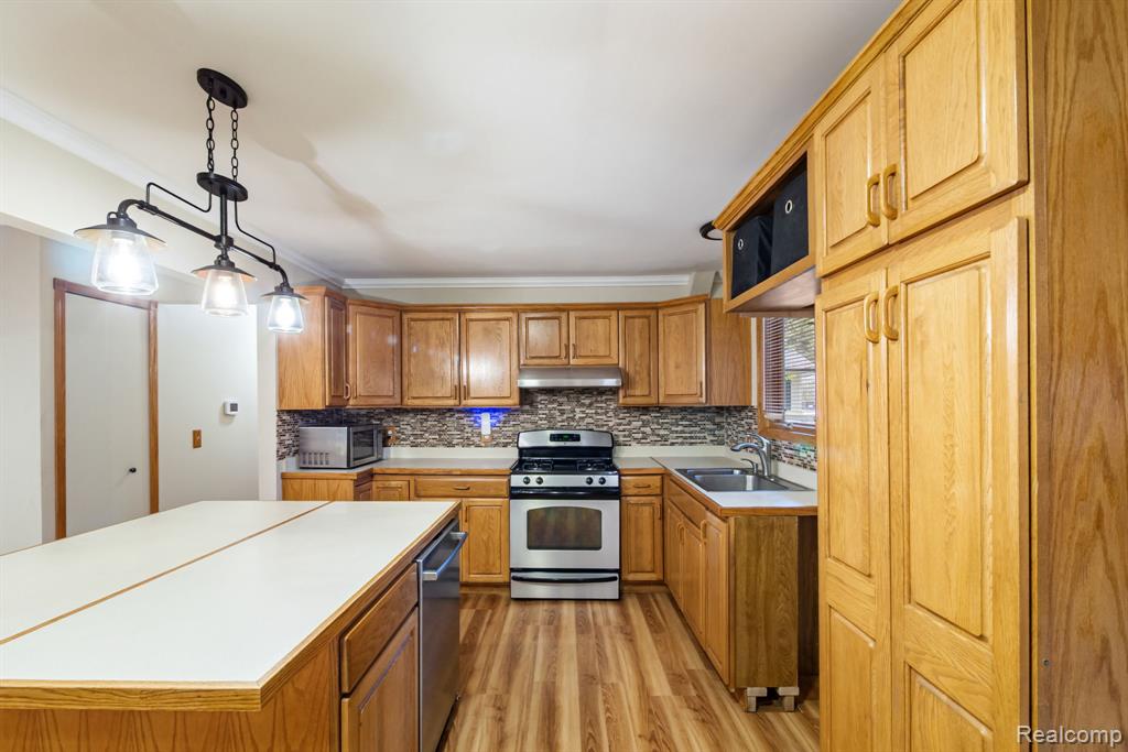 4535 Central Avenue, Clarkston, MI — Photo 9