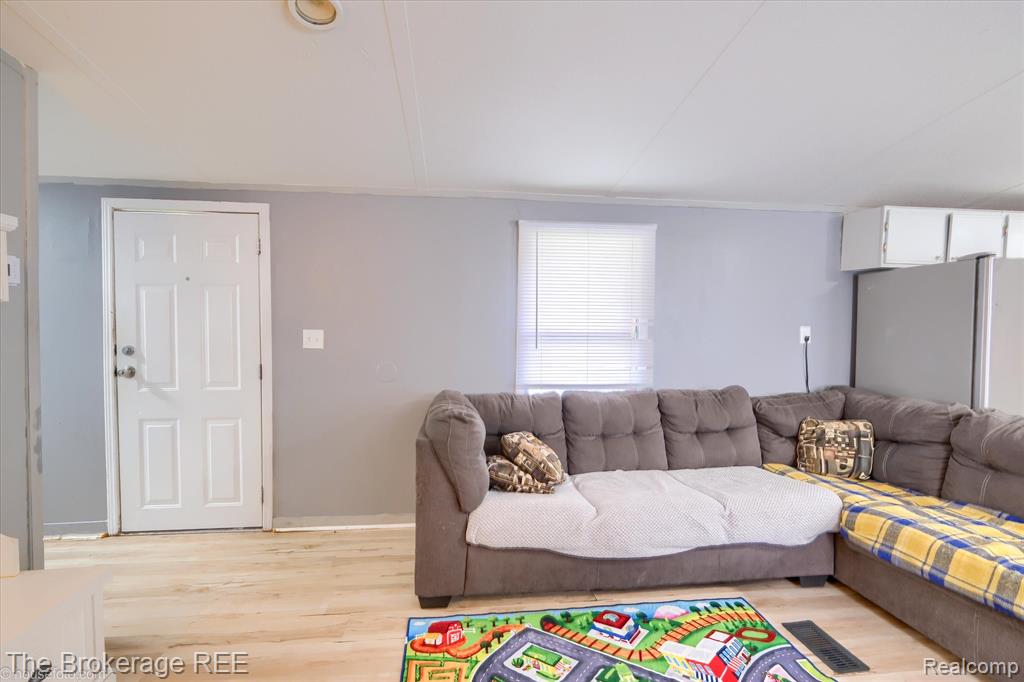 4441 Beechwood, Clarkston, MI — Photo 14