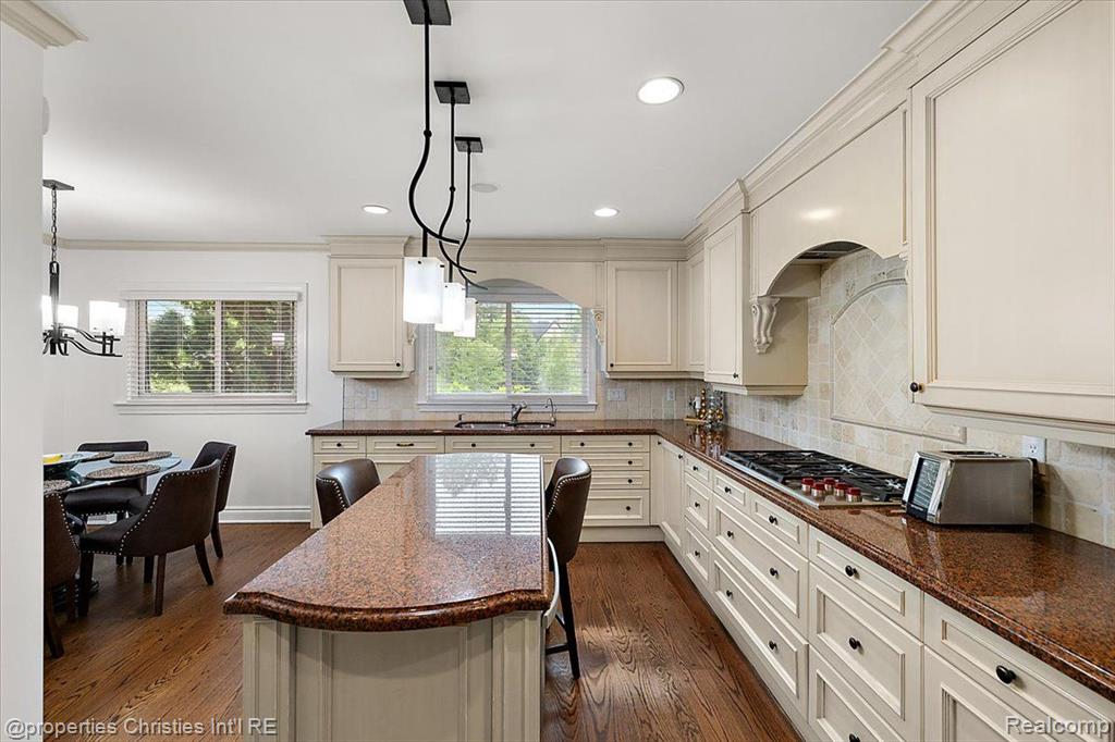 4889 ARDMORE Drive, Bloomfield Hills, MI 48302 — Photo 16