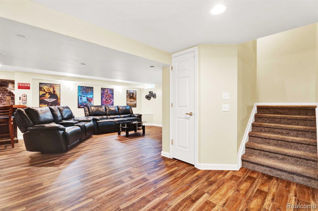 8155 Parkside Drive, Westland, MI — Photo 40