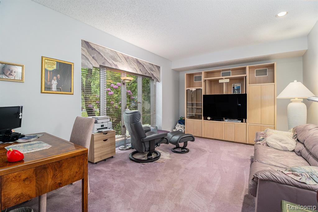 4825 Mirror Lake Drive, West Bloomfield, MI 48323 — Photo 14