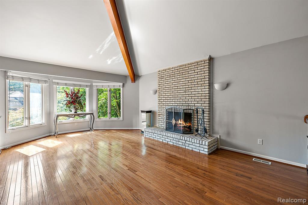 8398 ELKRUN Drive, Clarkston, MI 48348 — Photo 9