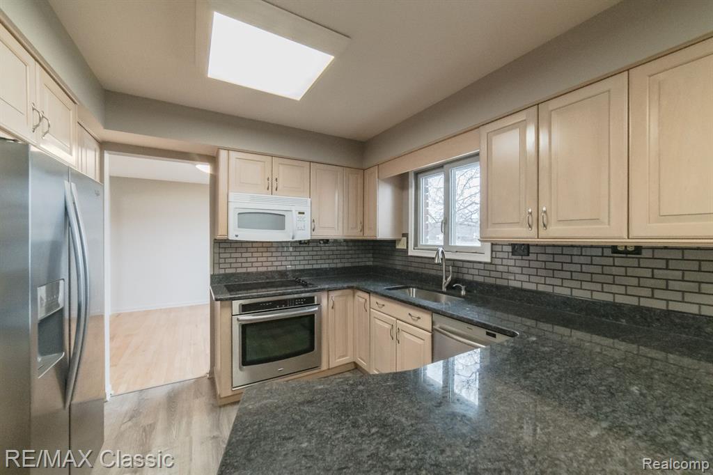 1587 Three Lakes Drive, Troy, MI 48085 — Photo 14