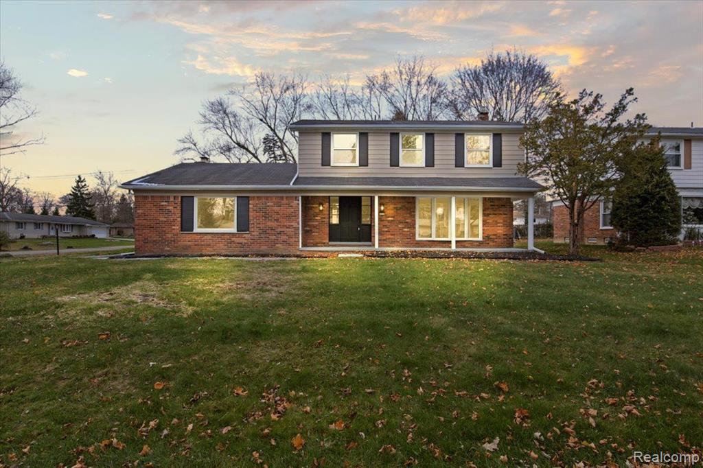 6958 HEATHER HEATH, West Bloomfield, MI — front exterior