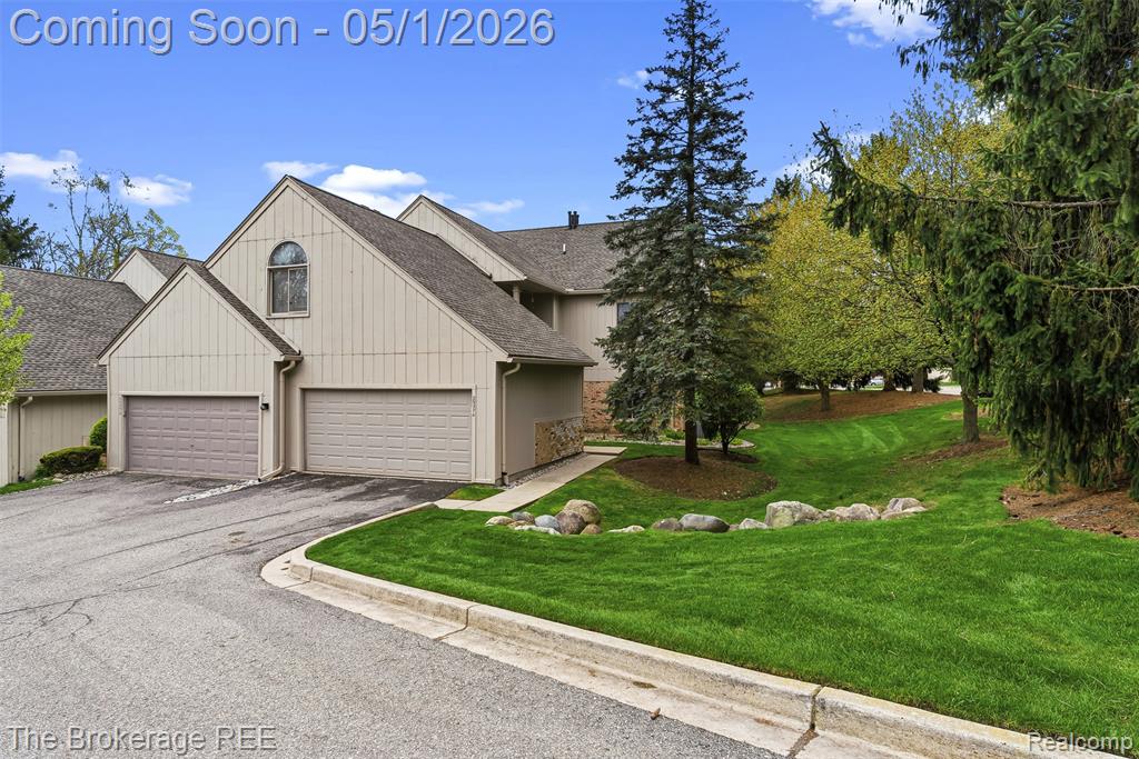 29374 Laurel Drive, Farmington Hills, MI 48331 — Photo 24