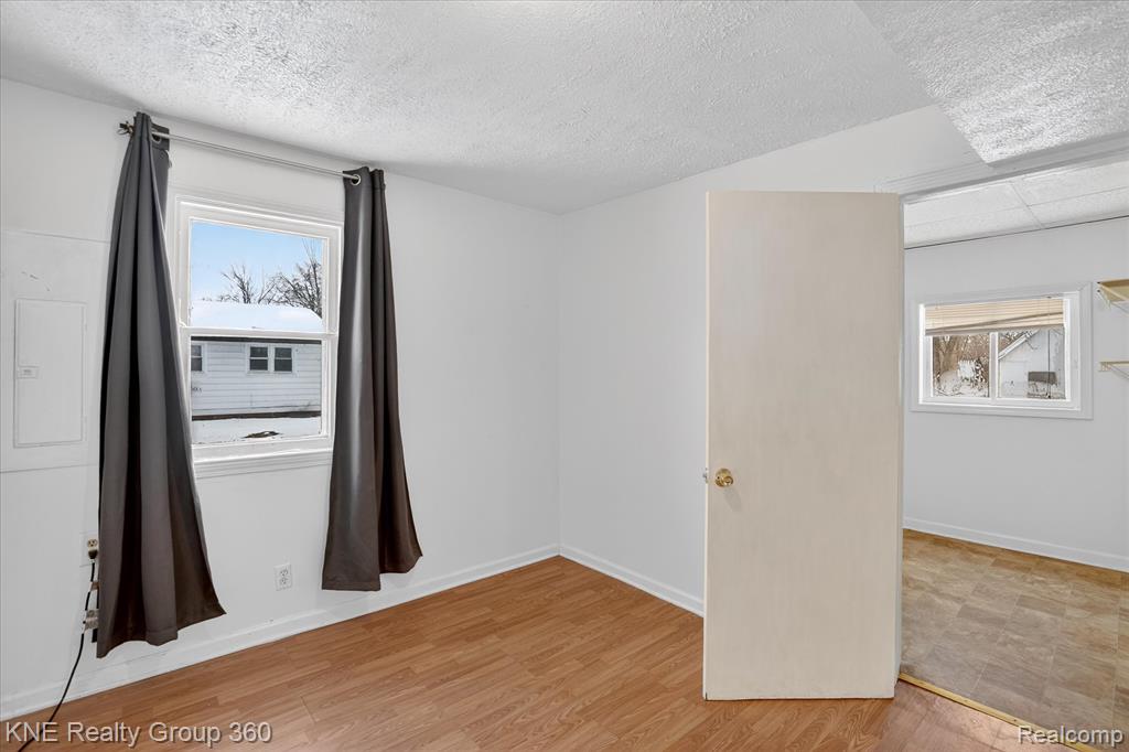 4928 Hughes Road, Lansing, MI 48910 — Photo 20