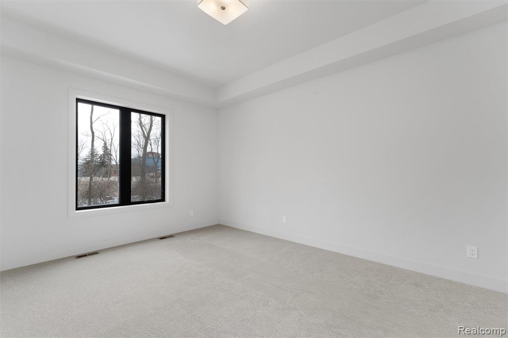 66 South Trail Court, Troy, MI 48083 — Photo 24