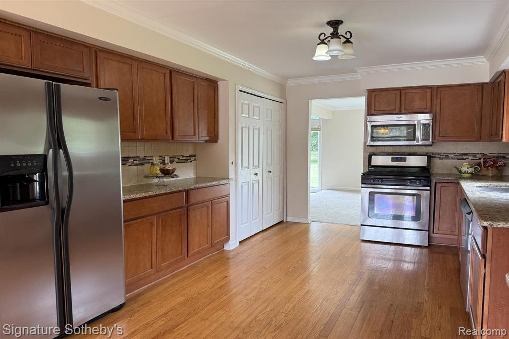 979 Emerson Drive, Troy, MI 48084 — Photo 10