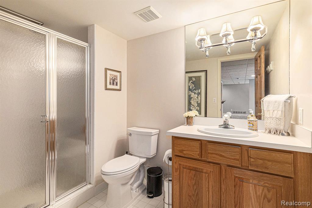 6847 Oakhurst Ridge Road, Clarkston, MI 48348 — Photo 28