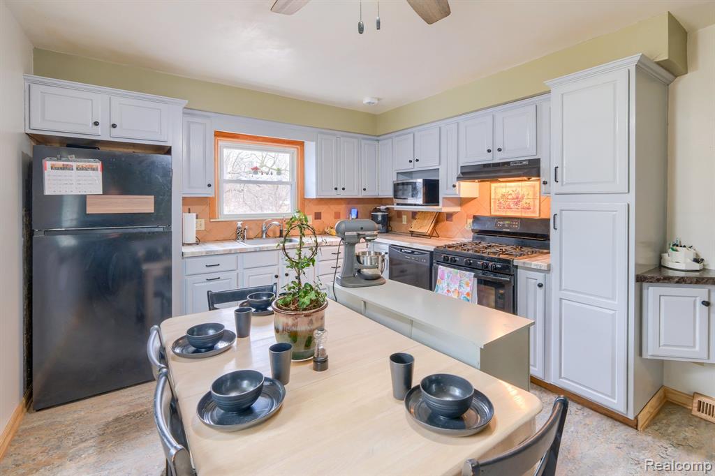 8250 Rockwood Avenue, Mount Morris, MI 48458 — Photo 21