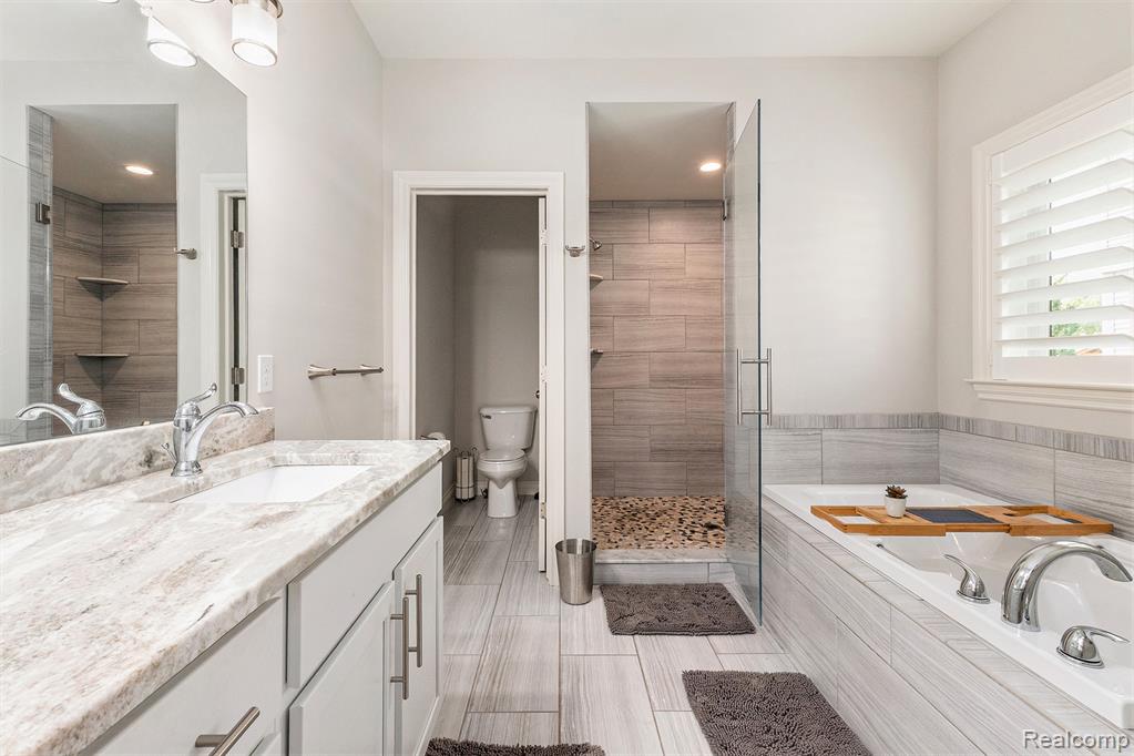 881 W Bay Shore Drive, Oxford, MI 48371 — Photo 16