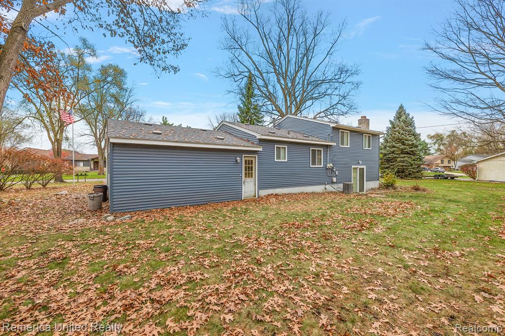876 RIDGEMONT Street, Commerce Twp, MI 48382 — Photo 7