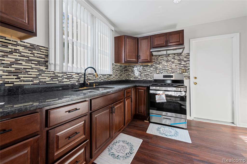 8419 Paige Avenue, Warren, MI 48089 — Photo 12