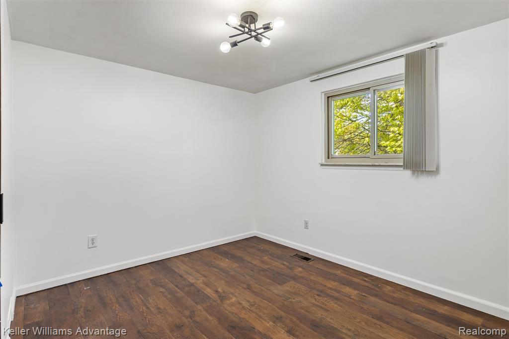 4061 Middlebury Drive, Troy, MI 48085 — Photo 26