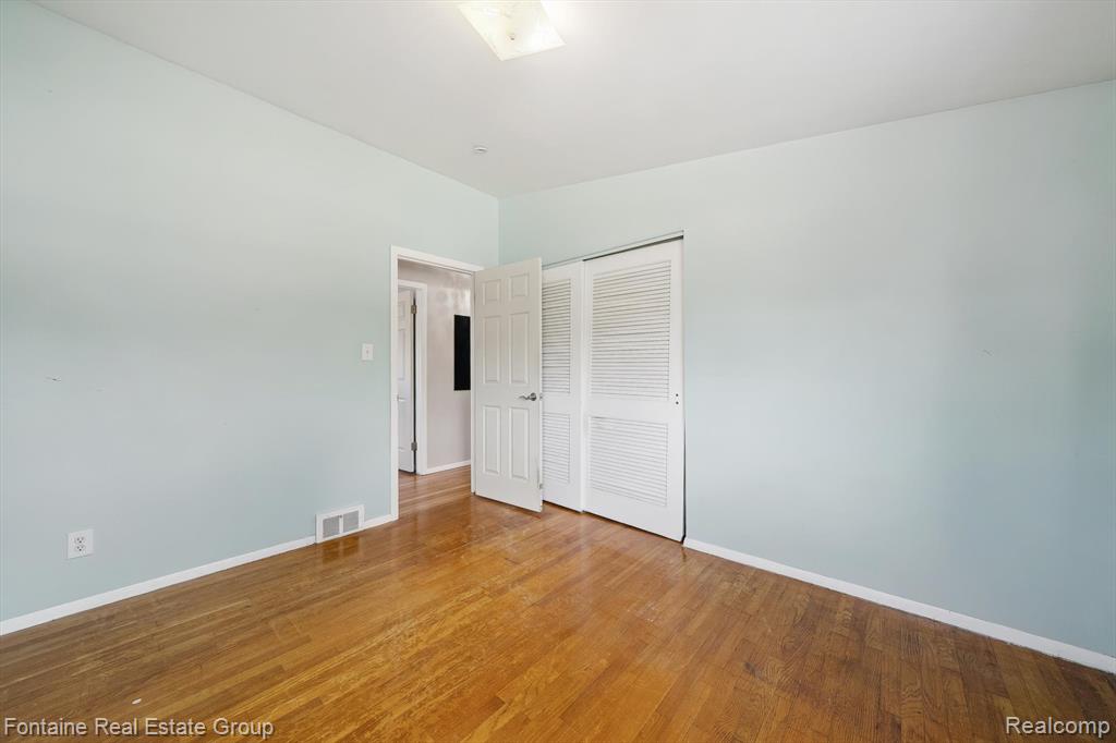 8657 Mercedes Street, Dearborn Heights, MI 48127 — Photo 20