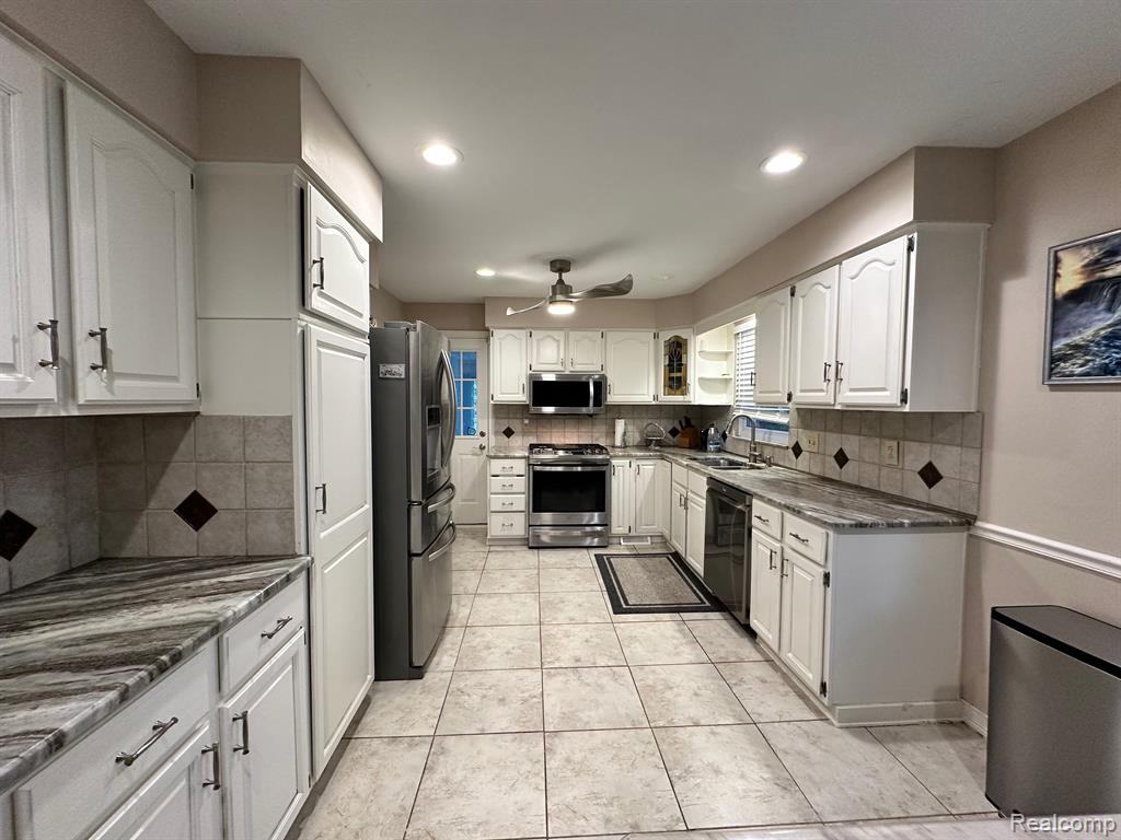 4387 PATRICK Road, West Bloomfield, MI — Photo 39