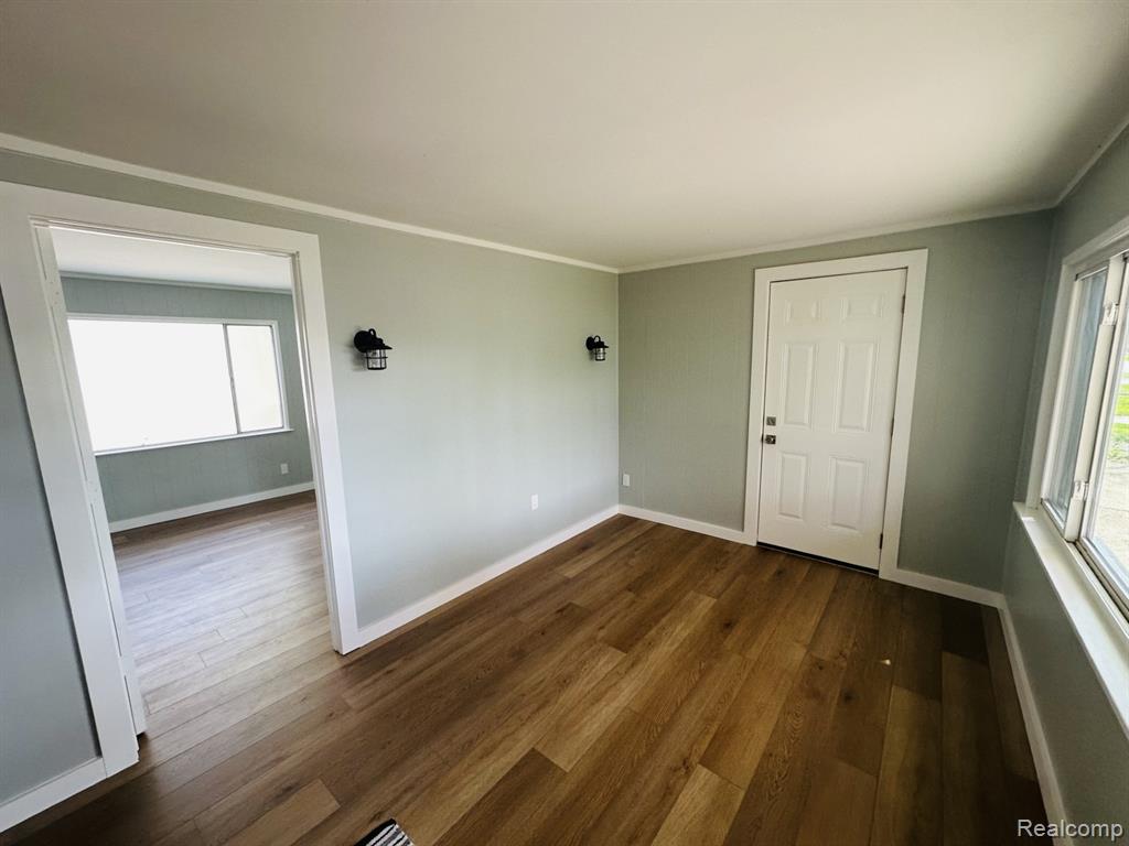2184 E Schumacher Avenue, Burton, MI 48529 — Photo 12