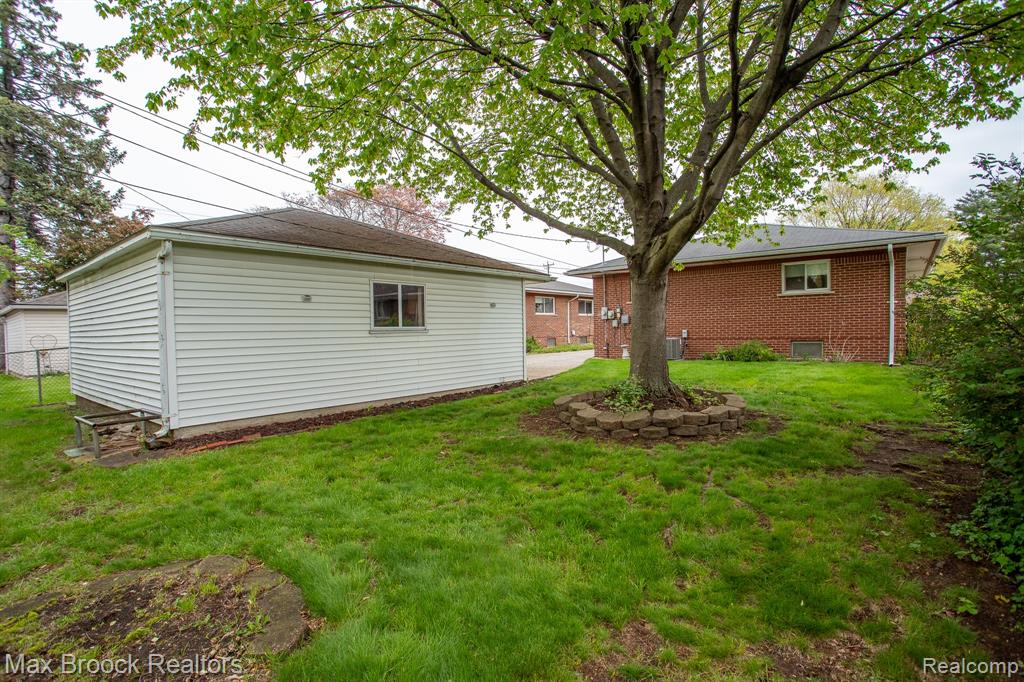 13565 Dixie, Redford, MI 48239 — Photo 39