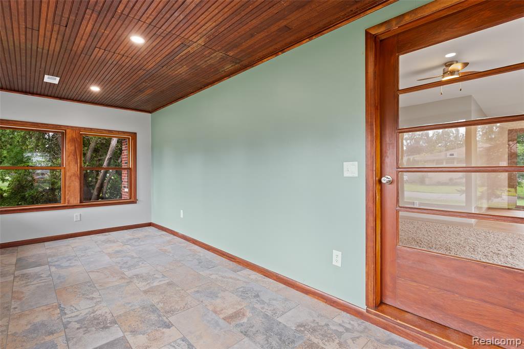 4408 S Lake Drive, Newport, MI 48166 — Photo 7