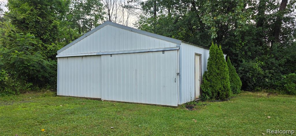 6123 N Seymour Road, Flushing, MI 48433 — Photo 33