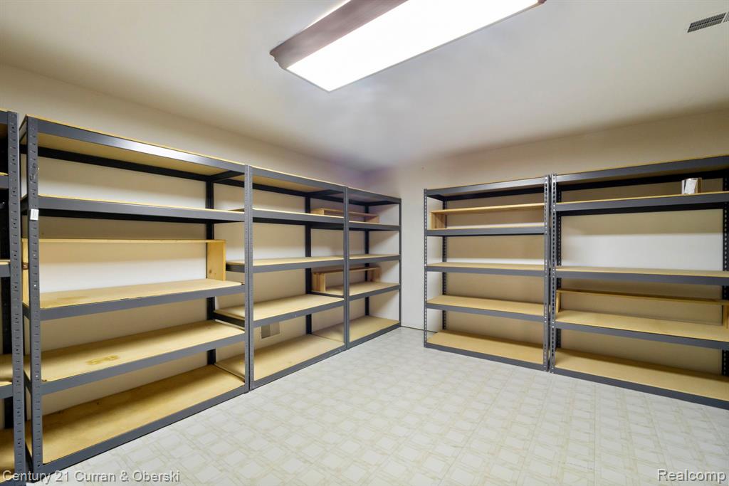 18215 Blue Heron Drive W, Northville, MI 48168 — Photo 37