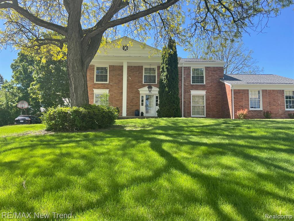 5250 Hardwoods Drive, West Bloomfield, MI 48323 — Photo 2